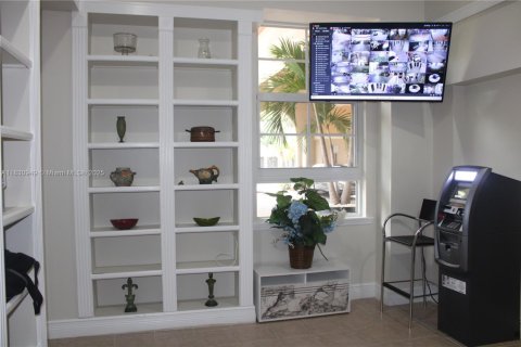 Condominio en venta en Fort Lauderdale, Florida, 1 dormitorio, 75.81 m2 № 1807165 - foto 9