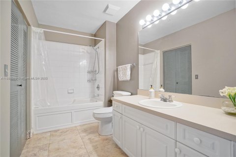 Condominio en venta en Fort Lauderdale, Florida, 1 dormitorio, 75.81 m2 № 1807165 - foto 14