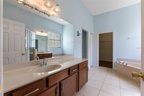 Casa en venta en Orlando, Florida, 4 dormitorios, 319.49 m2 № 1915475 - foto 22