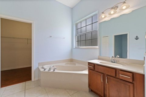 Casa en venta en Orlando, Florida, 4 dormitorios, 319.49 m2 № 1915475 - foto 23