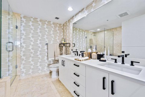 Condo in West Palm Beach, Florida, 3 bedrooms  № 2175587 - photo 15