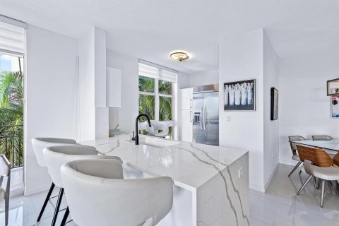 Condo in West Palm Beach, Florida, 3 bedrooms  № 2175587 - photo 10