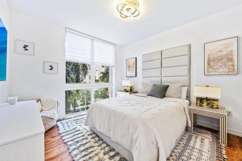 Condo in West Palm Beach, Florida, 3 bedrooms  № 2175587 - photo 20