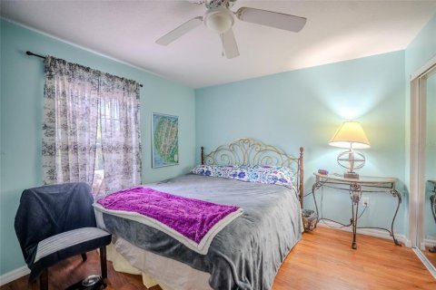 House in Ocala, Florida 3 bedrooms, 146.41 sq.m. № 2151038 - photo 15