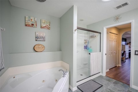 House in Ocala, Florida 3 bedrooms, 146.41 sq.m. № 2151038 - photo 14