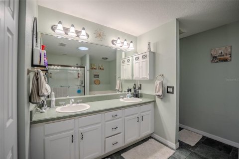 House in Ocala, Florida 3 bedrooms, 146.41 sq.m. № 2151038 - photo 13