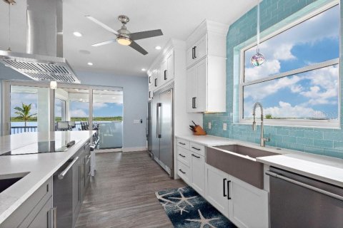 Casa en venta en Port Charlotte, Florida, 4 dormitorios, 274.25 m2 № 1879829 - foto 8