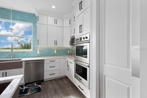 Casa en venta en Port Charlotte, Florida, 4 dormitorios, 274.25 m2 № 1879829 - foto 7