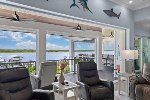 Casa en venta en Port Charlotte, Florida, 4 dormitorios, 274.25 m2 № 1879829 - foto 16