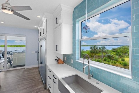 Casa en venta en Port Charlotte, Florida, 4 dormitorios, 274.25 m2 № 1879829 - foto 10