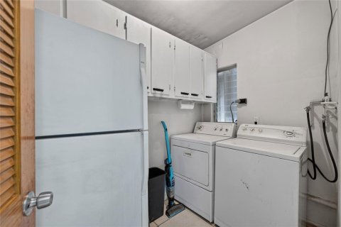 House in Port Charlotte, Florida 3 bedrooms, 167.6 sq.m. № 2157473 - photo 22