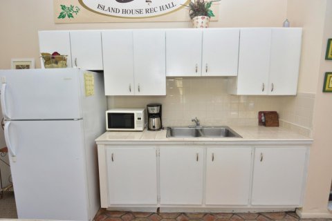 Condo in St. Lucie, Florida, 2 bedrooms № 2254308 - photo 6