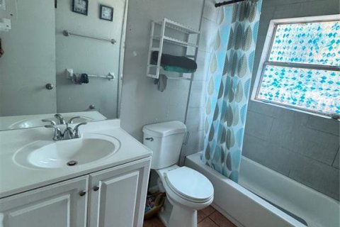 Casa en venta en Tampa, Florida, 3 dormitorios, 111.48 m2 № 1651189 - foto 8