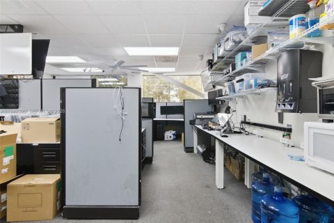 Immobilier commercial à vendre à Oakland Park, Floride № 1998285 - photo 19