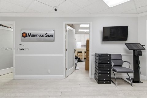 Immobilier commercial à vendre à Oakland Park, Floride № 1998285 - photo 5