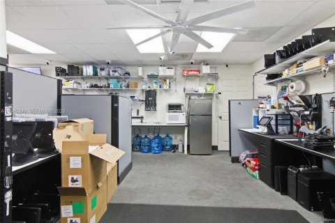 Immobilier commercial à vendre à Oakland Park, Floride № 1998285 - photo 23
