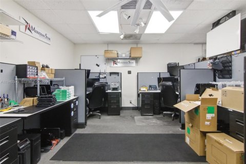 Immobilier commercial à vendre à Oakland Park, Floride № 1998285 - photo 20