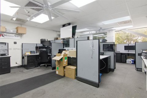 Immobilier commercial à vendre à Oakland Park, Floride № 1998285 - photo 18