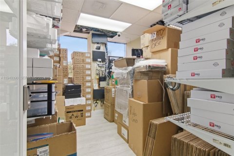 Immobilier commercial à vendre à Oakland Park, Floride № 1998285 - photo 8