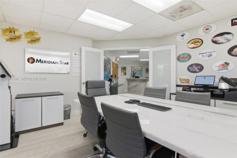 Immobilier commercial à vendre à Oakland Park, Floride № 1998285 - photo 13