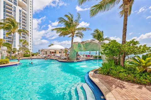 Condominio en venta en Sunny Isles Beach, Florida, 1 habitación, 51.19 m2 № 1937385 - foto 21
