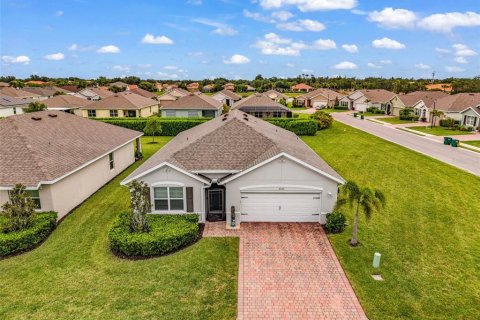 House in Punta Gorda, Florida 4 bedrooms, 166.39 sq.m. № 2102508
