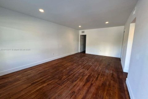 Appartement à louer à Bay Harbor Islands, Floride: 2 chambres, 74.32 m2 № 1973108 - photo 6