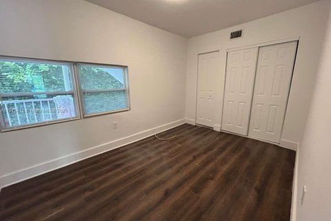 Appartement à louer à Bay Harbor Islands, Floride: 2 chambres, 74.32 m2 № 1973108 - photo 4