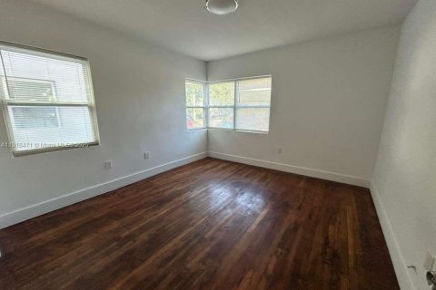 Appartement à louer à Bay Harbor Islands, Floride: 2 chambres, 74.32 m2 № 1973108 - photo 3