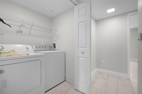 Condo in Orlando, Florida, 2 bedrooms № 2206603 - photo 16