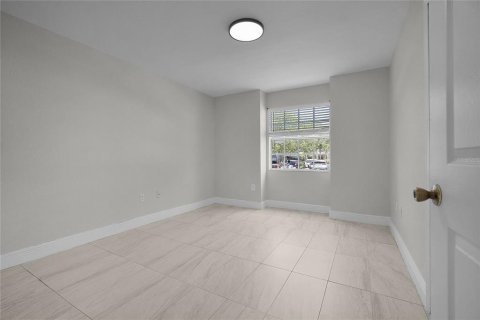 Condo in Orlando, Florida, 2 bedrooms № 2206603 - photo 17