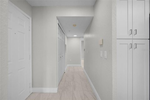 Condo in Orlando, Florida, 2 bedrooms № 2206603 - photo 15