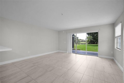 Condo in Orlando, Florida, 2 bedrooms № 2206603 - photo 8