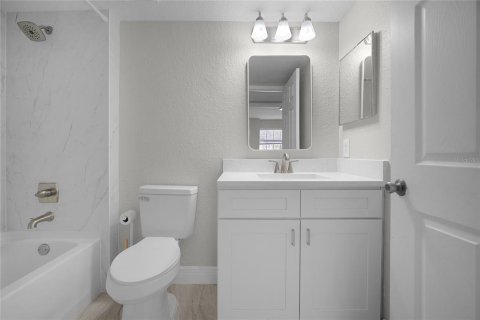 Condo in Orlando, Florida, 2 bedrooms № 2206603 - photo 20