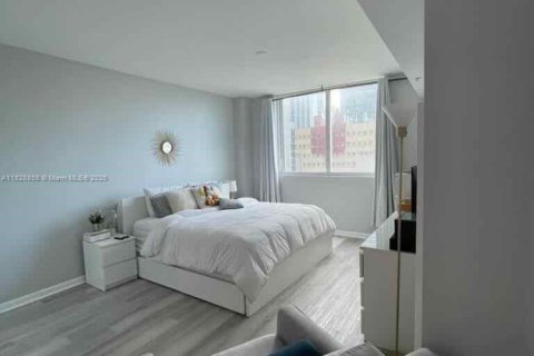Condominio en alquiler en Miami, Florida, 2 dormitorios, 93.46 m2 № 1938525 - foto 21