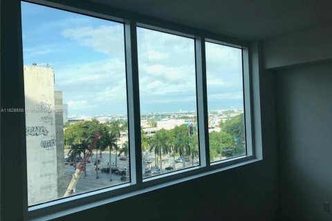 Condominio en alquiler en Miami, Florida, 2 dormitorios, 93.46 m2 № 1938525 - foto 25
