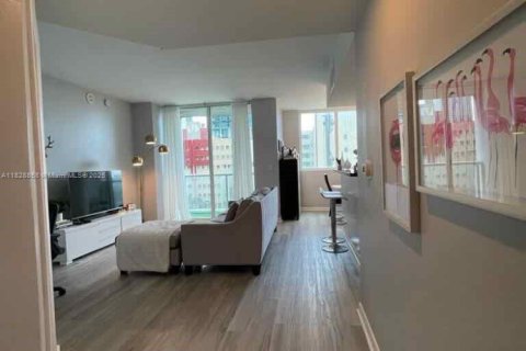 Condominio en alquiler en Miami, Florida, 2 dormitorios, 93.46 m2 № 1938525 - foto 7