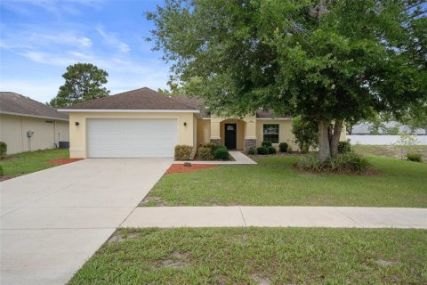 House in Brooksville, Florida 4 bedrooms, 164.62 sq.m. № 1747084 - photo 1