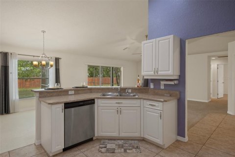 House in Brooksville, Florida 4 bedrooms, 164.62 sq.m. № 1747084 - photo 23