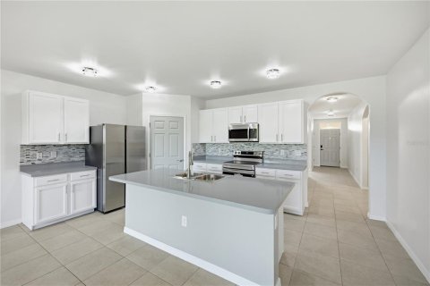 Villa ou maison à vendre à Lehigh Acres, Floride: 4 chambres, 169.83 m2 № 2341764 - photo 14