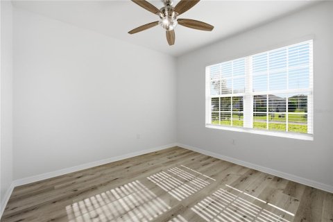 Villa ou maison à vendre à Lehigh Acres, Floride: 4 chambres, 169.83 m2 № 2341764 - photo 5