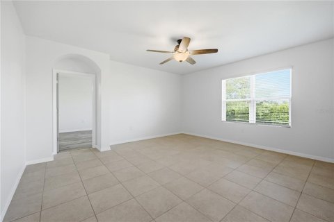 Villa ou maison à vendre à Lehigh Acres, Floride: 4 chambres, 169.83 m2 № 2341764 - photo 21