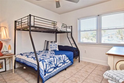 House in Englewood, Florida 3 bedrooms, 143.81 sq.m. № 2275421 - photo 13