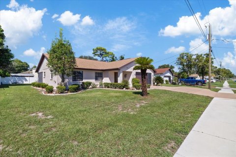Villa ou maison à vendre à Spring Hill, Floride: 2 chambres, 107.21 m2 № 2420275 - photo 3