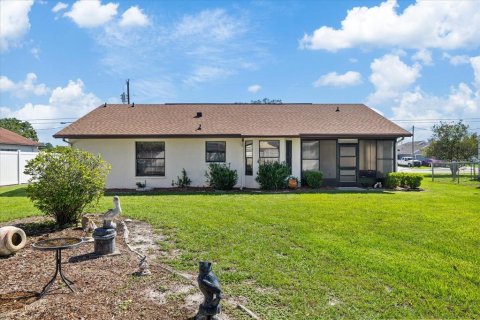 Villa ou maison à vendre à Spring Hill, Floride: 2 chambres, 107.21 m2 № 2420275 - photo 29