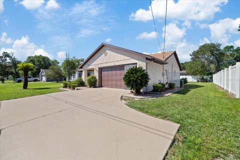Villa ou maison à vendre à Spring Hill, Floride: 2 chambres, 107.21 m2 № 2420275 - photo 4