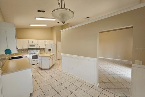 Touwnhouse à louer à Summerfield, Floride: 3 chambres, 178.84 m2 № 2148523 - photo 8