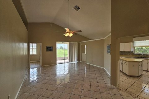 Touwnhouse à louer à Summerfield, Floride: 3 chambres, 178.84 m2 № 2148523 - photo 5
