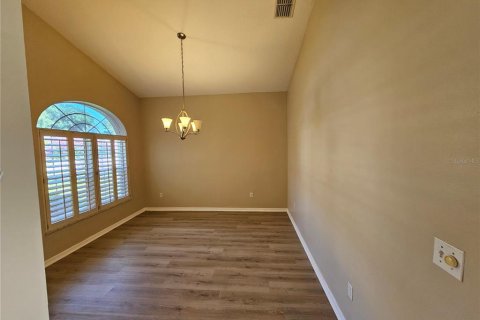 Touwnhouse à louer à Summerfield, Floride: 3 chambres, 178.84 m2 № 2148523 - photo 4