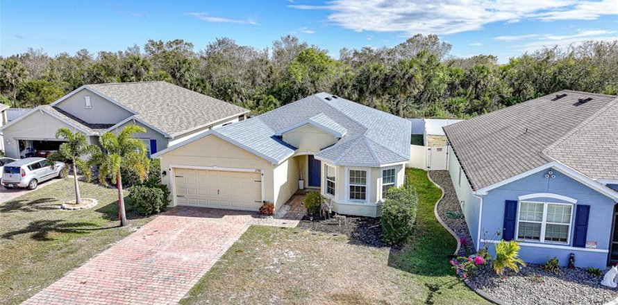 House in Punta Gorda, Florida 3 bedrooms, 163.14 sq.m. № 2110877